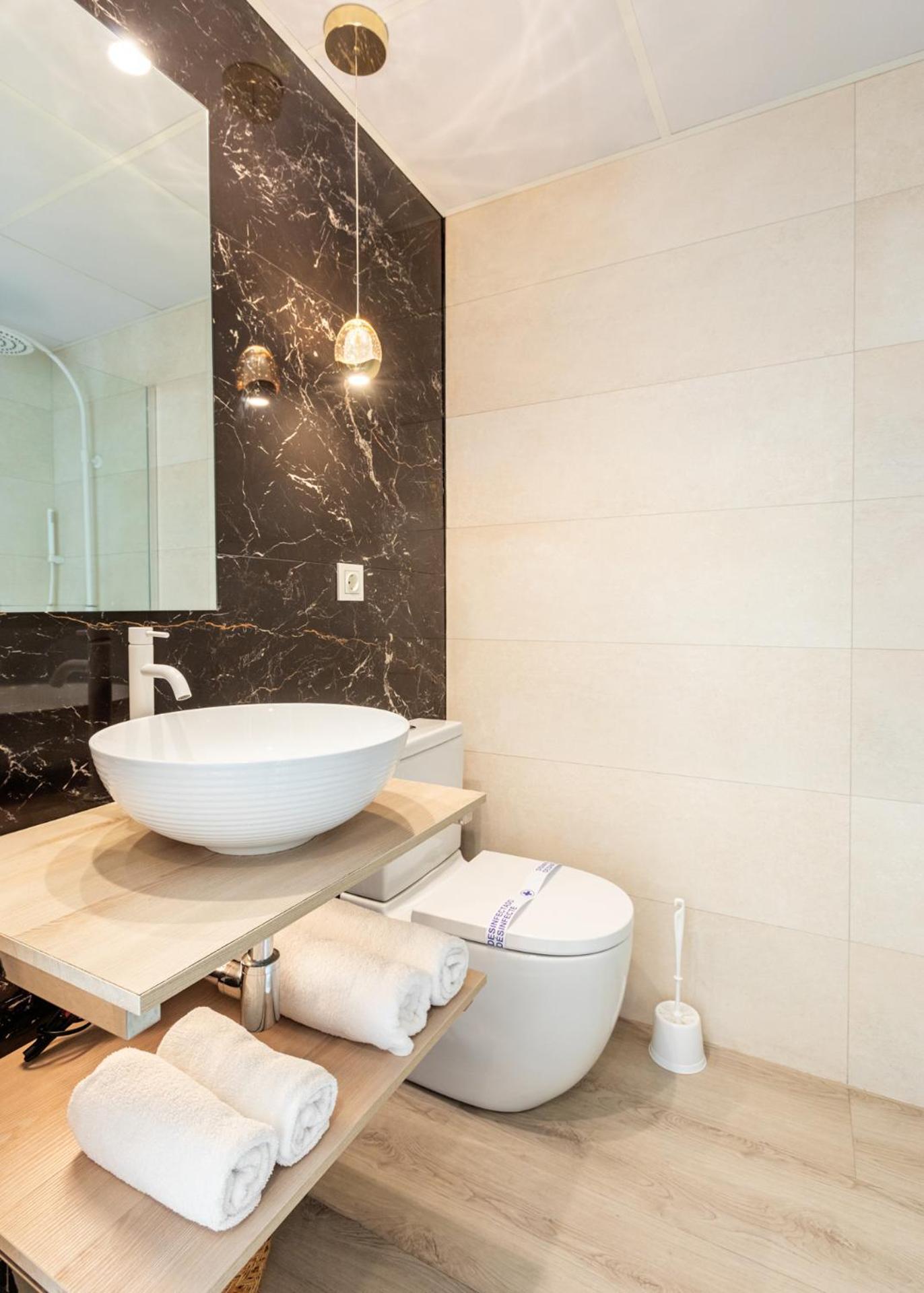 Hostal Plaza Boutique (Adults Only) Сарагоса Екстериор снимка